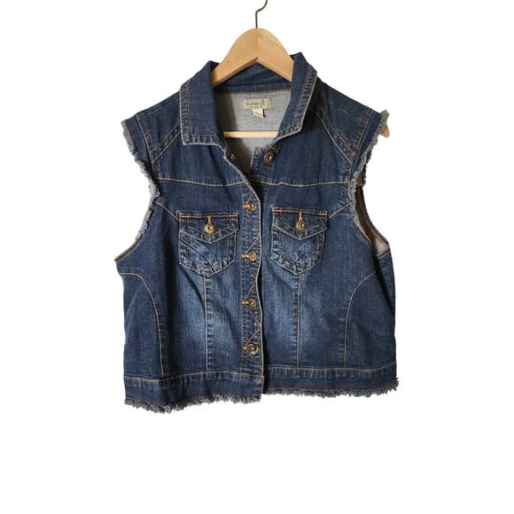 ONE WORLD Blue Denim Lightweight Western Hippie Fringe Sleeve Hem Vest SZ L - Picture 1 of 8